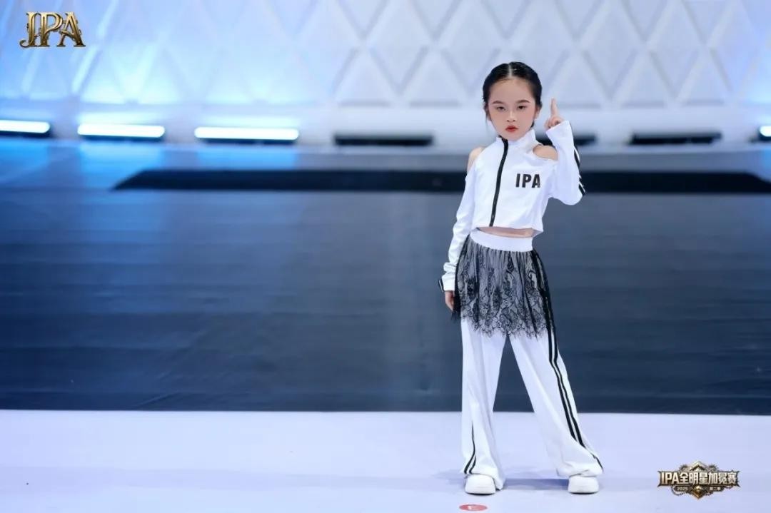 1761899055884990.jpg 5.jpg