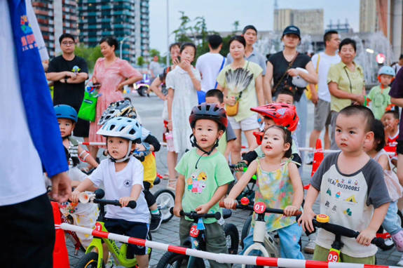 聚焦汉阳萌娃平衡车“百团大战”：一场属于孩子们的“团体盛宴”