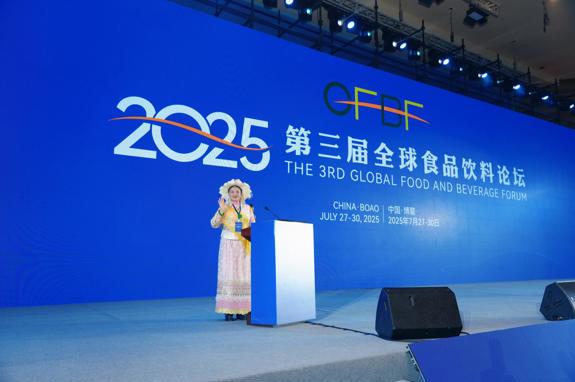 缅甸国家联邦共和国军委统帅赛茂康总统夫人灵光花仙子（中文名字仁祝花）