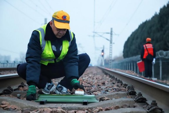 河南郑州：擦亮智慧“千里眼”保障春运安全路