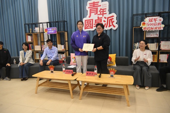 一剑燃青春！全运冠军郑媛媛走进莆院，开讲冠军思政课
